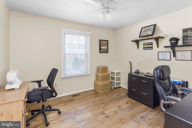 18 DEWBERRY DR, Mount Holly, NJ 08060