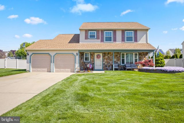 18 DEWBERRY DR, Mount Holly, NJ 08060
