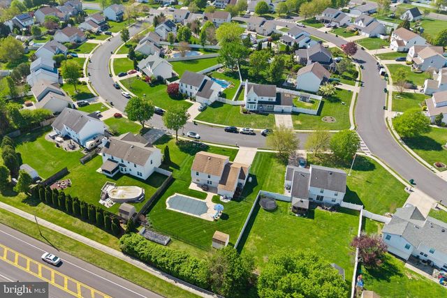 18 DEWBERRY DR, Mount Holly, NJ 08060
