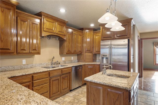 1026 Sherry Drive, Neosho, MO 64850