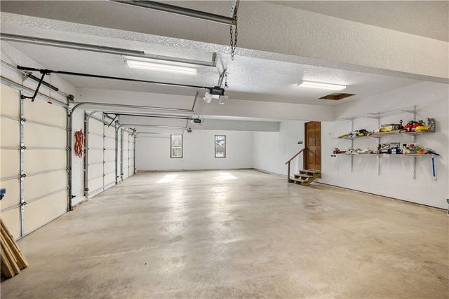 1026 Sherry Drive, Neosho, MO 64850