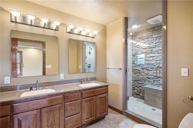 1026 Sherry Drive, Neosho, MO 64850