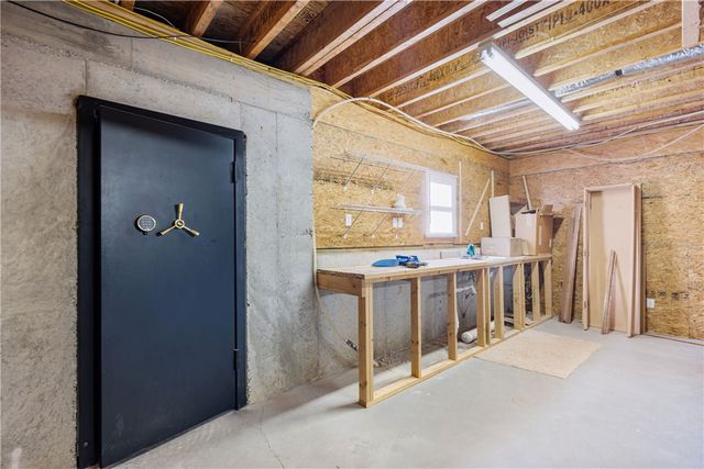 1026 Sherry Drive, Neosho, MO 64850