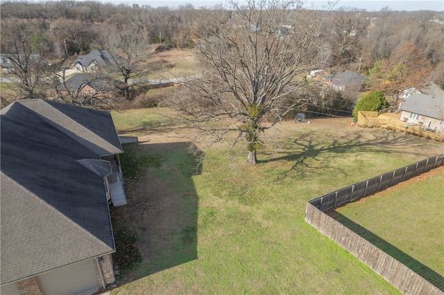 1026 Sherry Drive, Neosho, MO 64850