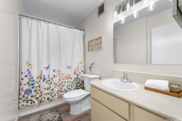 737 Olokele Avenue 703, Honolulu, HI 96816