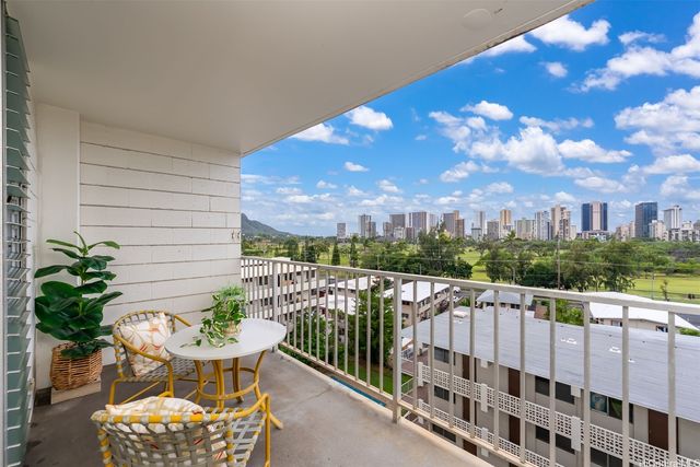 737 Olokele Avenue 703, Honolulu, HI 96816