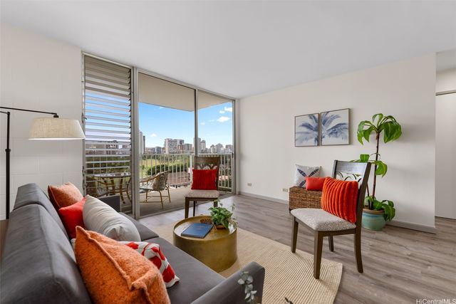 737 Olokele Avenue 703, Honolulu, HI 96816