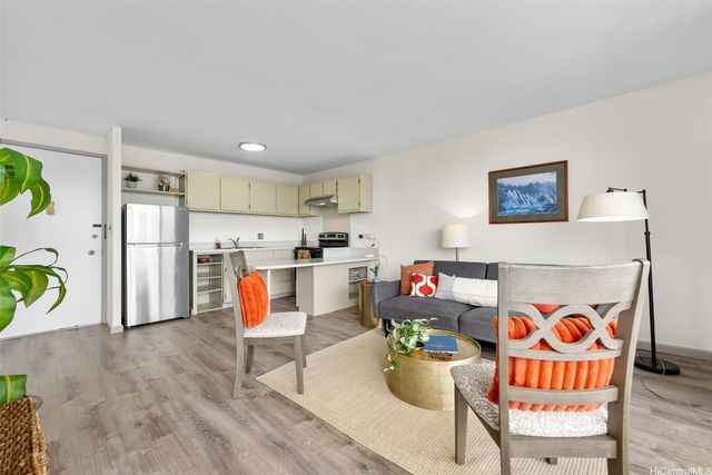 737 Olokele Avenue 703, Honolulu, HI 96816