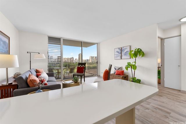 737 Olokele Avenue 703, Honolulu, HI 96816