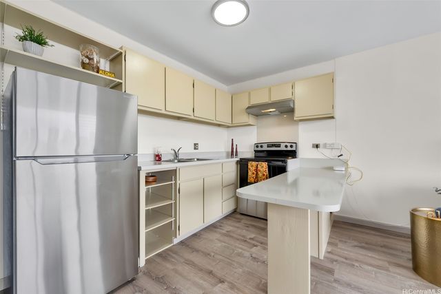 737 Olokele Avenue 703, Honolulu, HI 96816