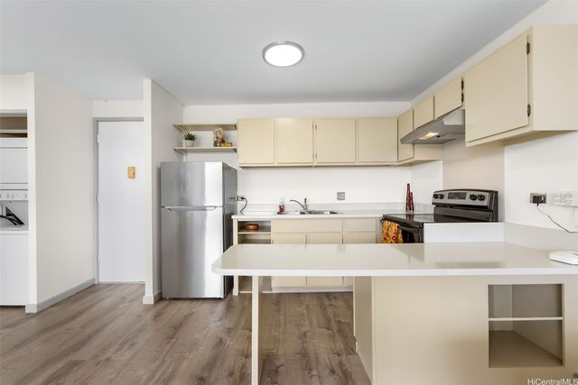 737 Olokele Avenue 703, Honolulu, HI 96816