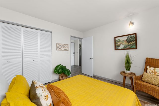 737 Olokele Avenue 703, Honolulu, HI 96816