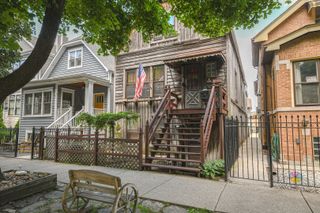 3450 N Claremont Avenue, Chicago, IL 60618