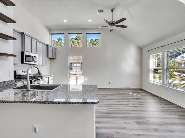 257 N Lynx Trail, Montgomery, TX 77316