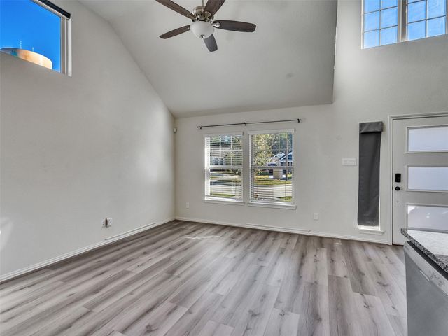 257 N Lynx Trail, Montgomery, TX 77316