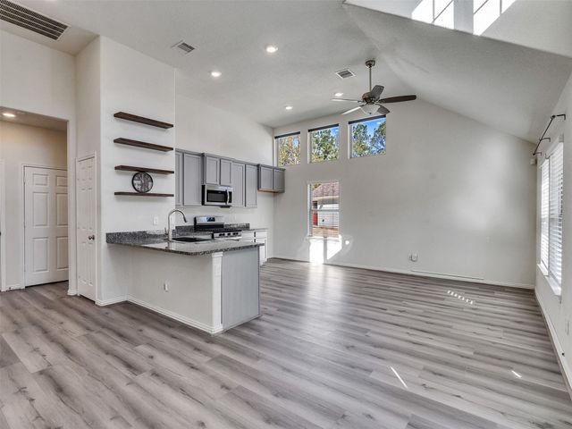 257 N Lynx Trail, Montgomery, TX 77316