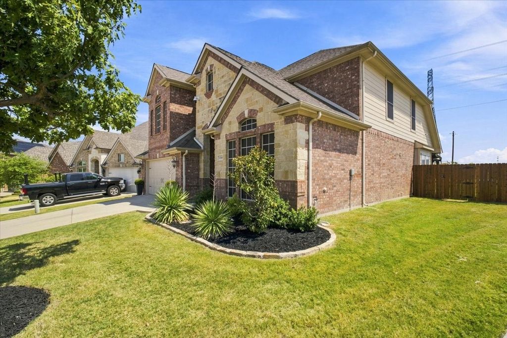 15200 Mallard Creek Street, Roanoke, TX 76262 — photo 2