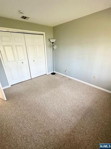 19 Lakeview Drive, Old Tappan, NJ 07675