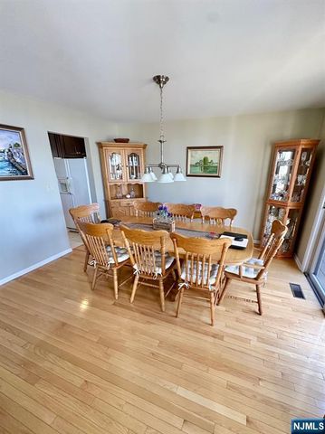 19 Lakeview Drive, Old Tappan, NJ 07675