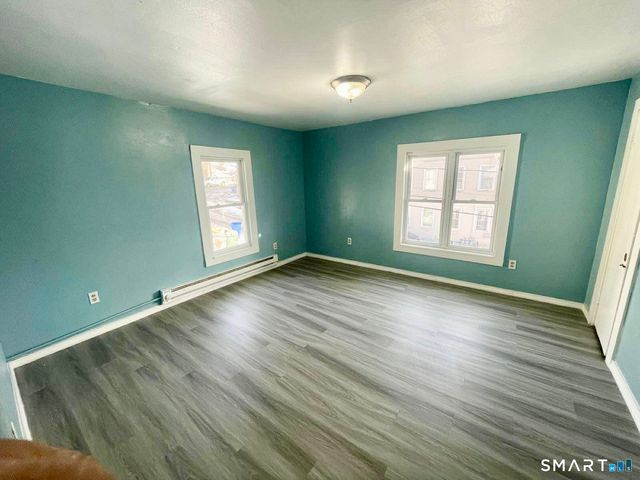 1 Ash Street, Waterbury, CT 06704