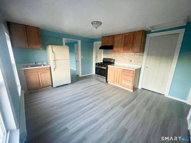 1 Ash Street, Waterbury, CT 06704