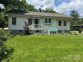 81 Simms Street, Columbus, NC 28722