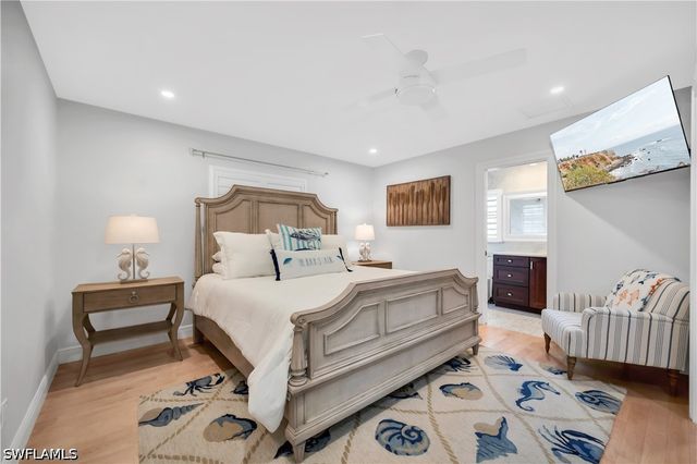 523 107th AVE N, Naples, FL 34108