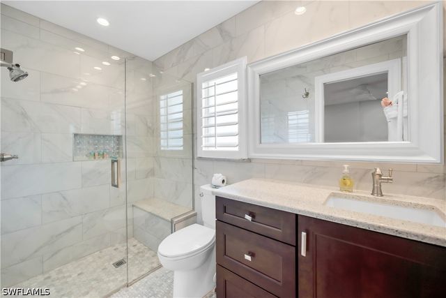 523 107th AVE N, Naples, FL 34108
