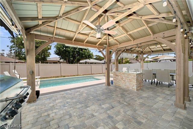 523 107th AVE N, Naples, FL 34108