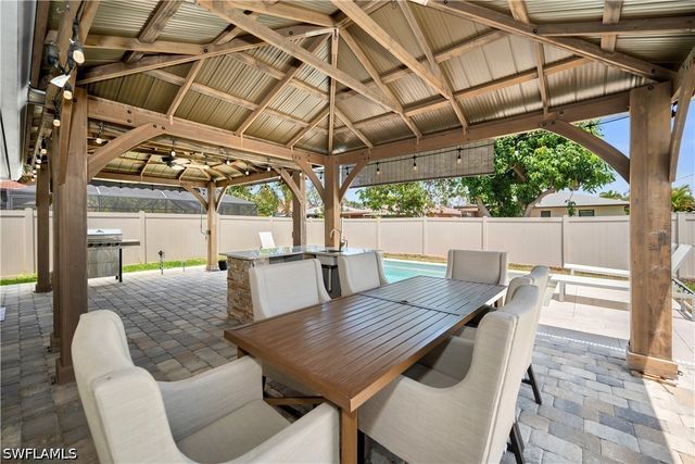 523 107th AVE N, Naples, FL 34108