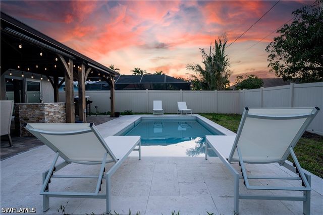 523 107th AVE N, Naples, FL 34108