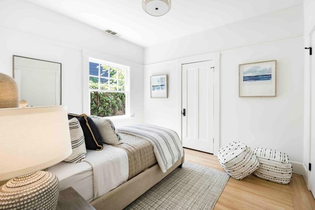 985 Oregon Avenue, Palo Alto, CA 94303