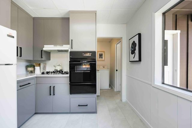 985 Oregon Avenue, Palo Alto, CA 94303