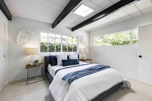 985 Oregon Avenue, Palo Alto, CA 94303