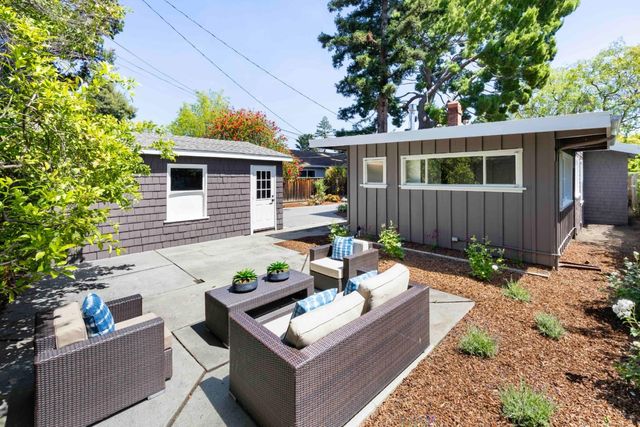 985 Oregon Avenue, Palo Alto, CA 94303