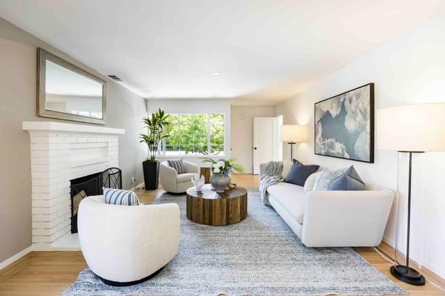 985 Oregon Avenue, Palo Alto, CA 94303