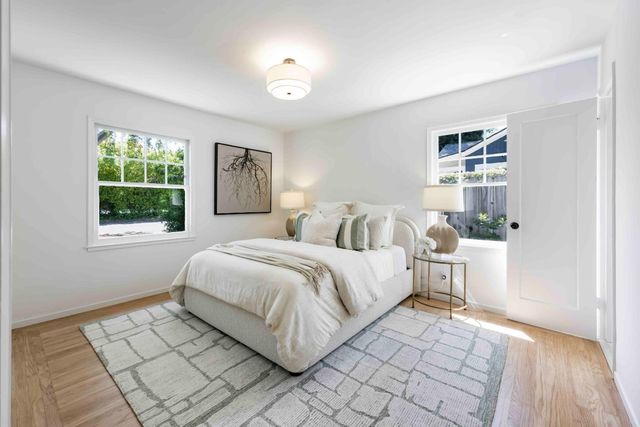 985 Oregon Avenue, Palo Alto, CA 94303