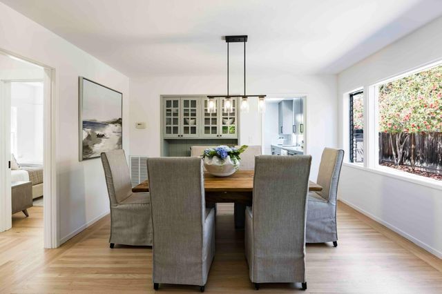 985 Oregon Avenue, Palo Alto, CA 94303