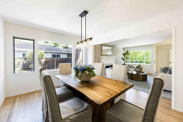 985 Oregon Avenue, Palo Alto, CA 94303