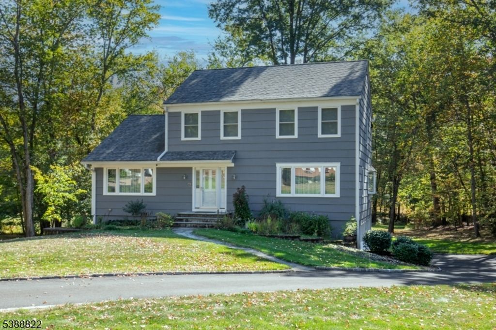 43 Milton Ave, Long Hill Twp., NJ 07933