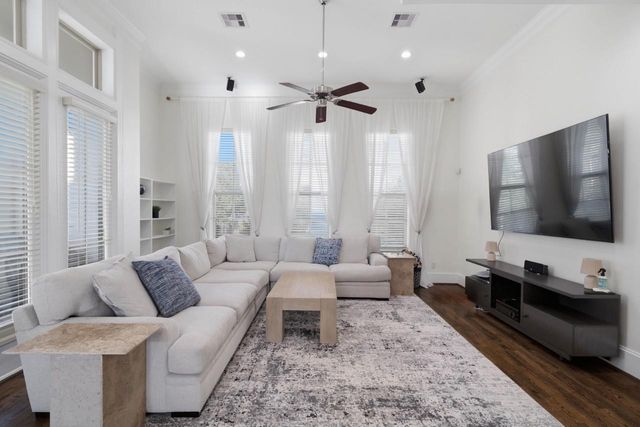 2705 Arabelle Grove, Houston, TX 77007
