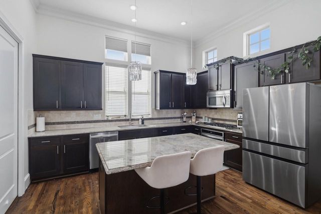 2705 Arabelle Grove, Houston, TX 77007