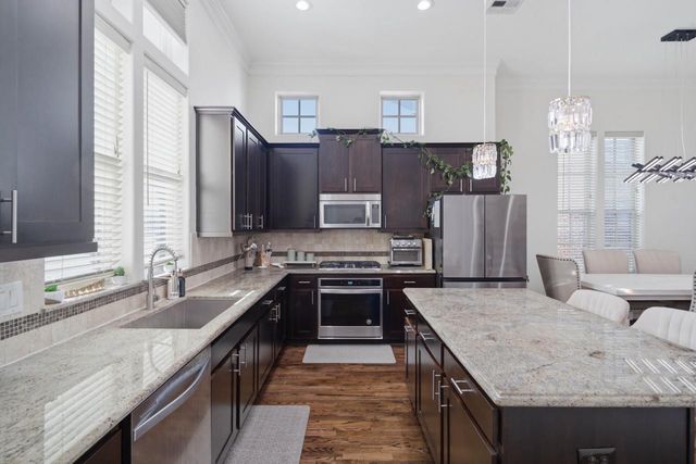 2705 Arabelle Grove, Houston, TX 77007