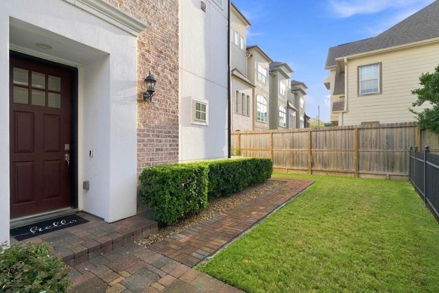 2705 Arabelle Grove, Houston, TX 77007