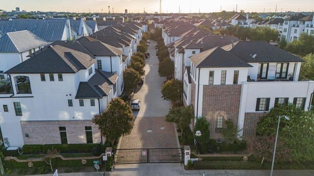 2705 Arabelle Grove, Houston, TX 77007