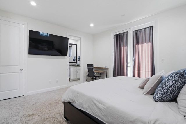 2705 Arabelle Grove, Houston, TX 77007