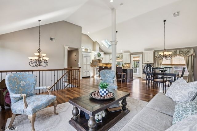 3 Skurla Ln, Hanover Twp., NJ 07981