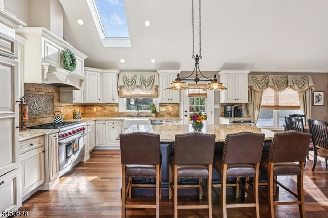 3 Skurla Ln, Hanover Twp., NJ 07981