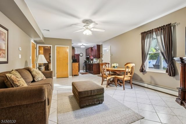3 Skurla Ln, Hanover Twp., NJ 07981