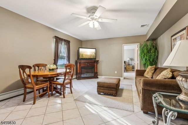 3 Skurla Ln, Hanover Twp., NJ 07981